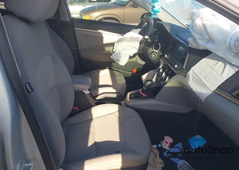 2019 Hyundai Elantra Se z USA, uszkodzony, nr VIN 5NPD74LF7KH493749